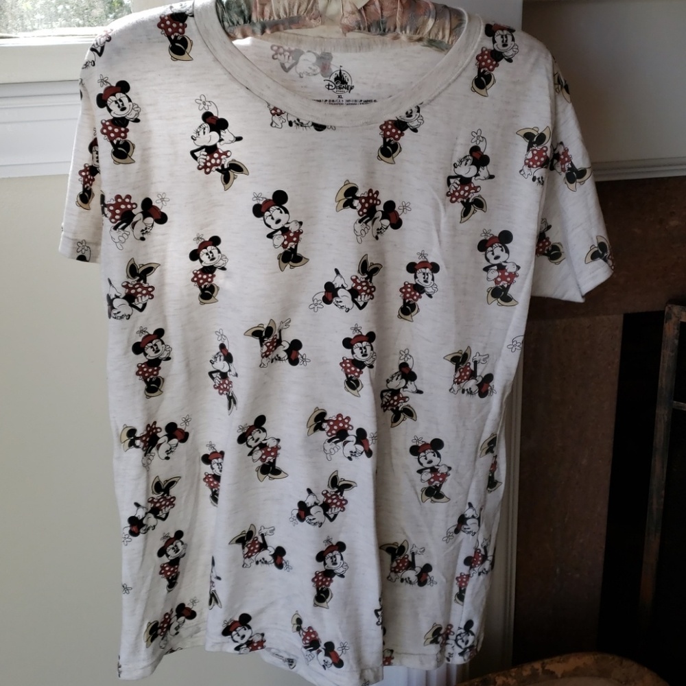 Disney short sleeve tshirt with Minnie Mouse print